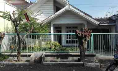 dijual tanah ada bangunan