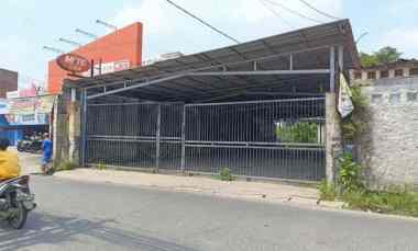 Gudang Tempat Usaha Lokasi di Pinggir jl Raya Cipayung Depok Shita