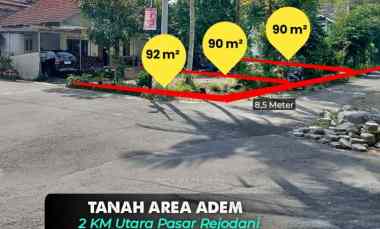 Tanah Tepi Aspal Area Adem di jl. Palagan km 12 2 km ke Pasar Rejodan
