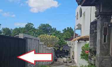 dijual tanah luas 1 8 are 180 m2 kerobokan badung bali