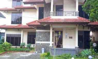 dijual villa bukit lembah lestari