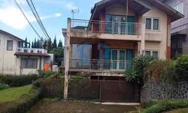Villa Murah Lembang 2,5 Lantai Lingkungan Sejuk Cocok untuk Investasi