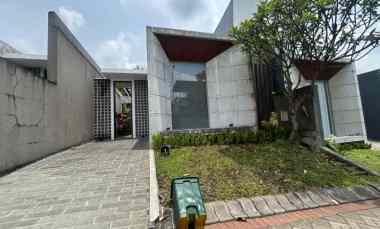 dijual villa full furnish lokasi kota batu