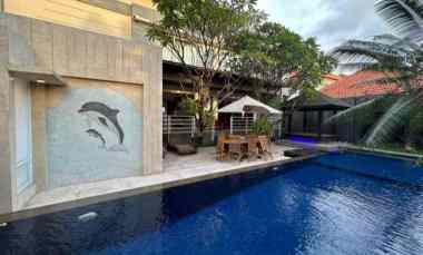 dijual villa gatot subroto