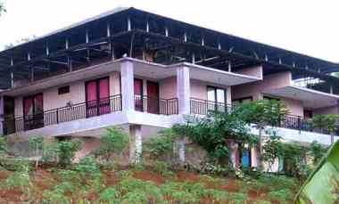 dijual villa giri mekar