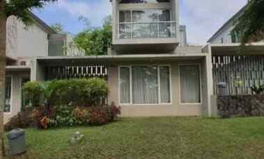 dijual villa jalan taman dayu