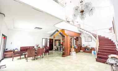 dijual villa jalan taman polonia 1 medan