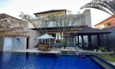 dijual villa kebo iwa