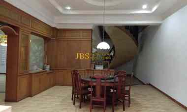 dijual villa komplek cemara asri jalan