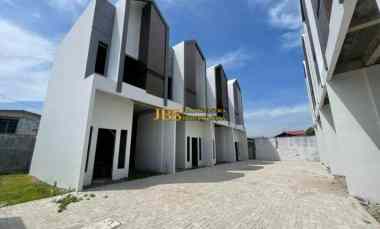 dijual villa komplek cemara houston