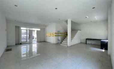 dijual villa komplek cemara kuta jalan