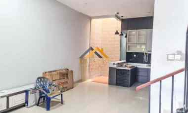 dijual villa komplek citraland gama