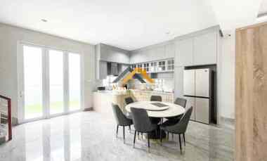 dijual villa komplek citraland gama