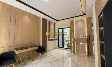 dijual villa komplek citraland gama