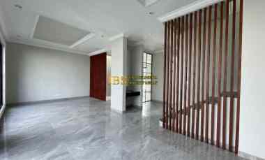 dijual villa komplek citraland gama