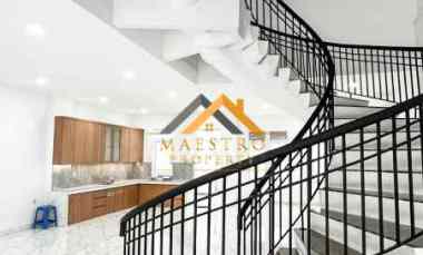 dijual villa komplek graha metropolitan