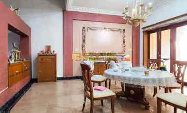 dijual villa komplek grand polonia row