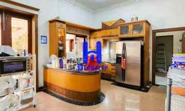 dijual villa komplek grand polonia row