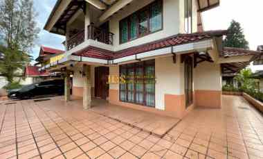 dijual villa komplek greenhill