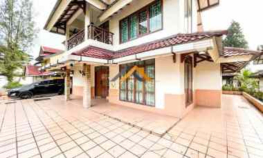 dijual villa komplek greenhill