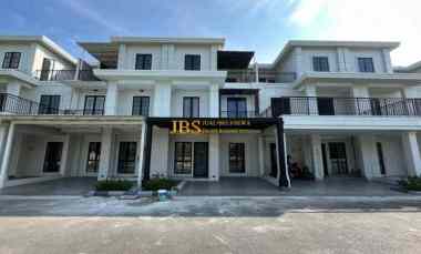 dijual villa komplek jewel park jalan