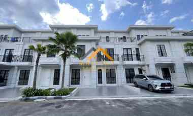 dijual villa komplek jewel park jalan starban polonia