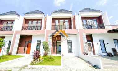 dijual villa komplek karya ville jalan