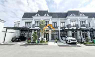dijual villa komplek marriott residence