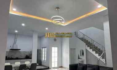 dijual villa komplek medan resort city