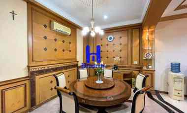 dijual villa komplek merbau mas jalan