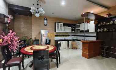 dijual villa komplek mutiara palace