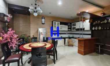 dijual villa komplek mutiara palace