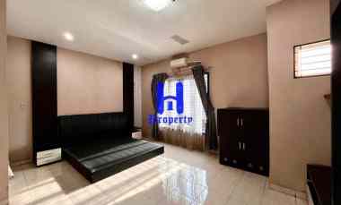 dijual villa komplek mutiara residence