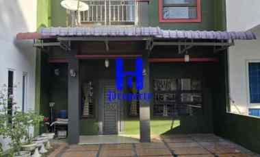 dijual villa komplek sinabung view