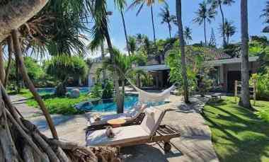 dijual villa mewah beachfront di candi dasa bali