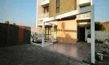 dijual villa mlati sleman