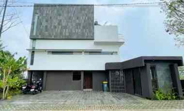 dijual villa pandowoharjo
