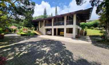 dijual villa taman safari