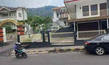 dijual villa villa songgokerto batu