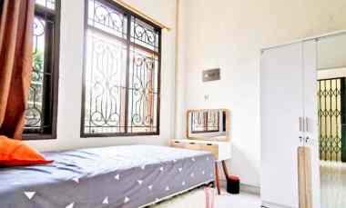 Kost Putri dekat Universitas Trisakti, Universitas Esa Unggul