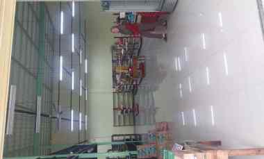 disewakan ruangan luas di pinggir jalan