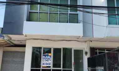 disewakan ruko 2 5 lt strategis rapi parkir luas bcs