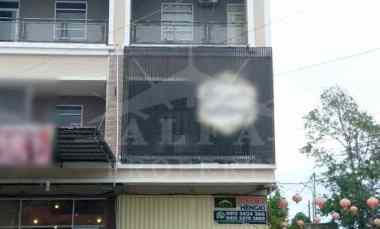 Sewa Ruko Hook Halaman Luas, Cocok Usaha Cafe, Resto, Salon Kantor