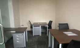 Sewa Kantor 285 m2 di APL Tower Jakbar Siap Huni, Strategis Harga Nego