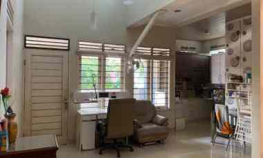 disewakan rumah alamat taman royal 3