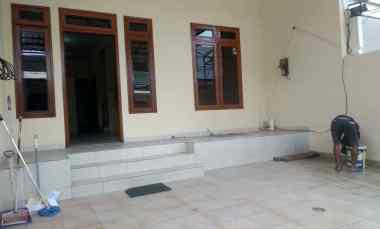 disewakan rumah belakang mall kelapa