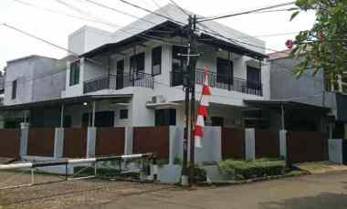 Auto Suka Sewa Rumah 2 Lantai Bintaro Sektor 5 Nyaman Strategis