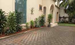 For Rent Beautiful Tropical House Inside Compound at Cipete