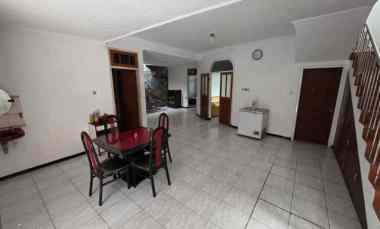 disewakan rumah darmo permai timur
