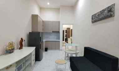 disewakan rumah furnish elegan kawasan manyar jaya